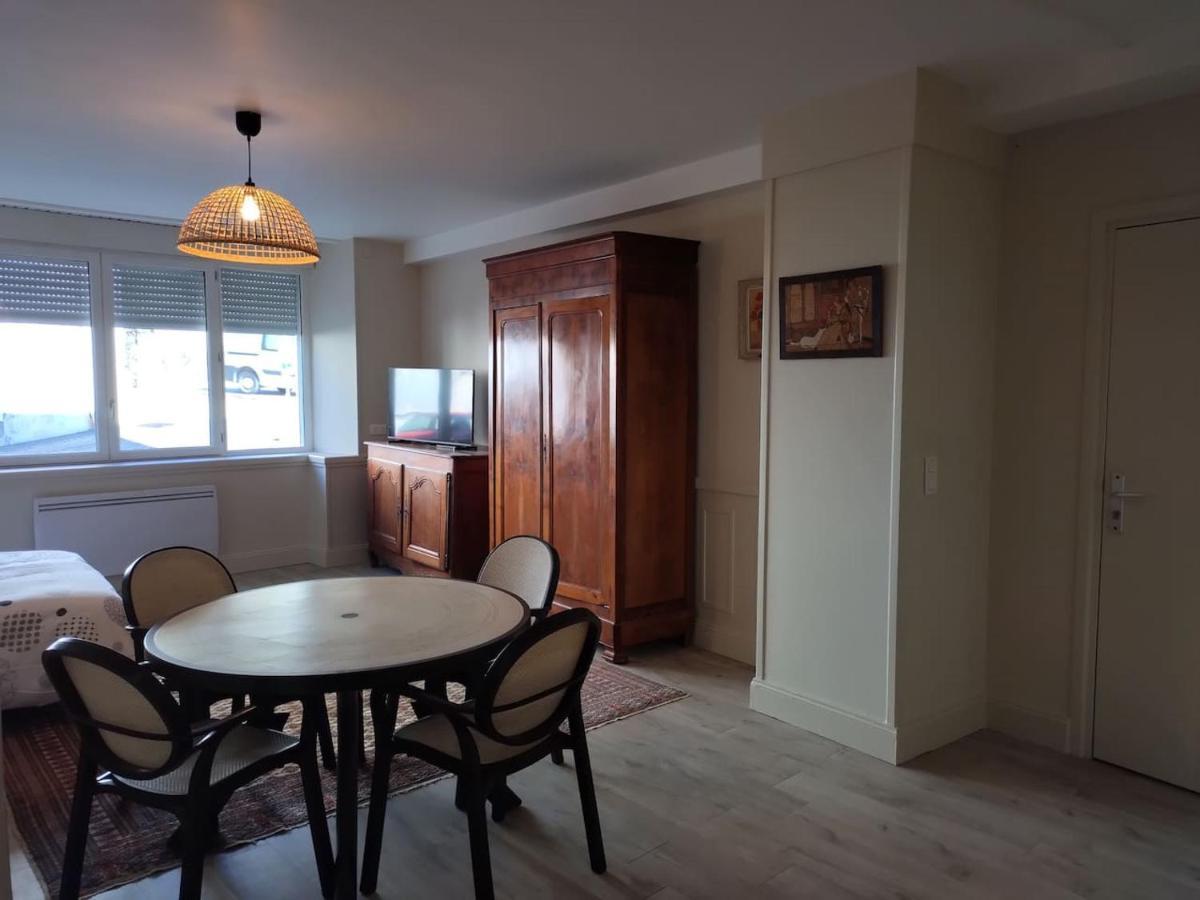 Tres Grand Studio Au Pied Du Plateau D'Angouleme. Eksteriør bilde
